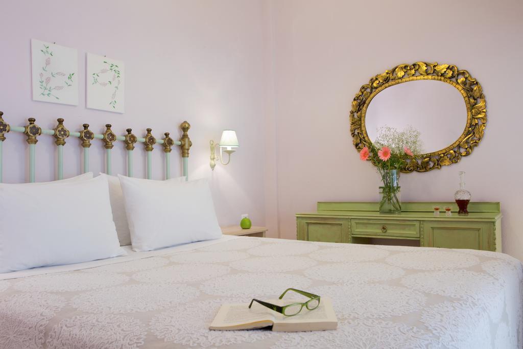 Amalia Apartments Exanthia Room photo